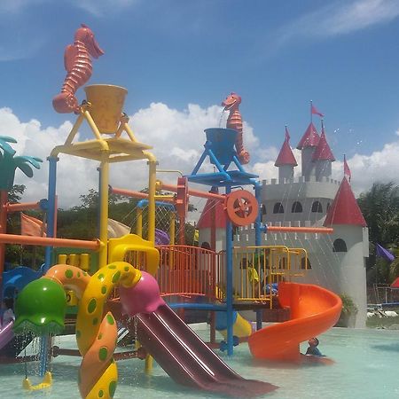 Gazebo Pools And Restaurant Hotel Cabadbaran Exterior foto