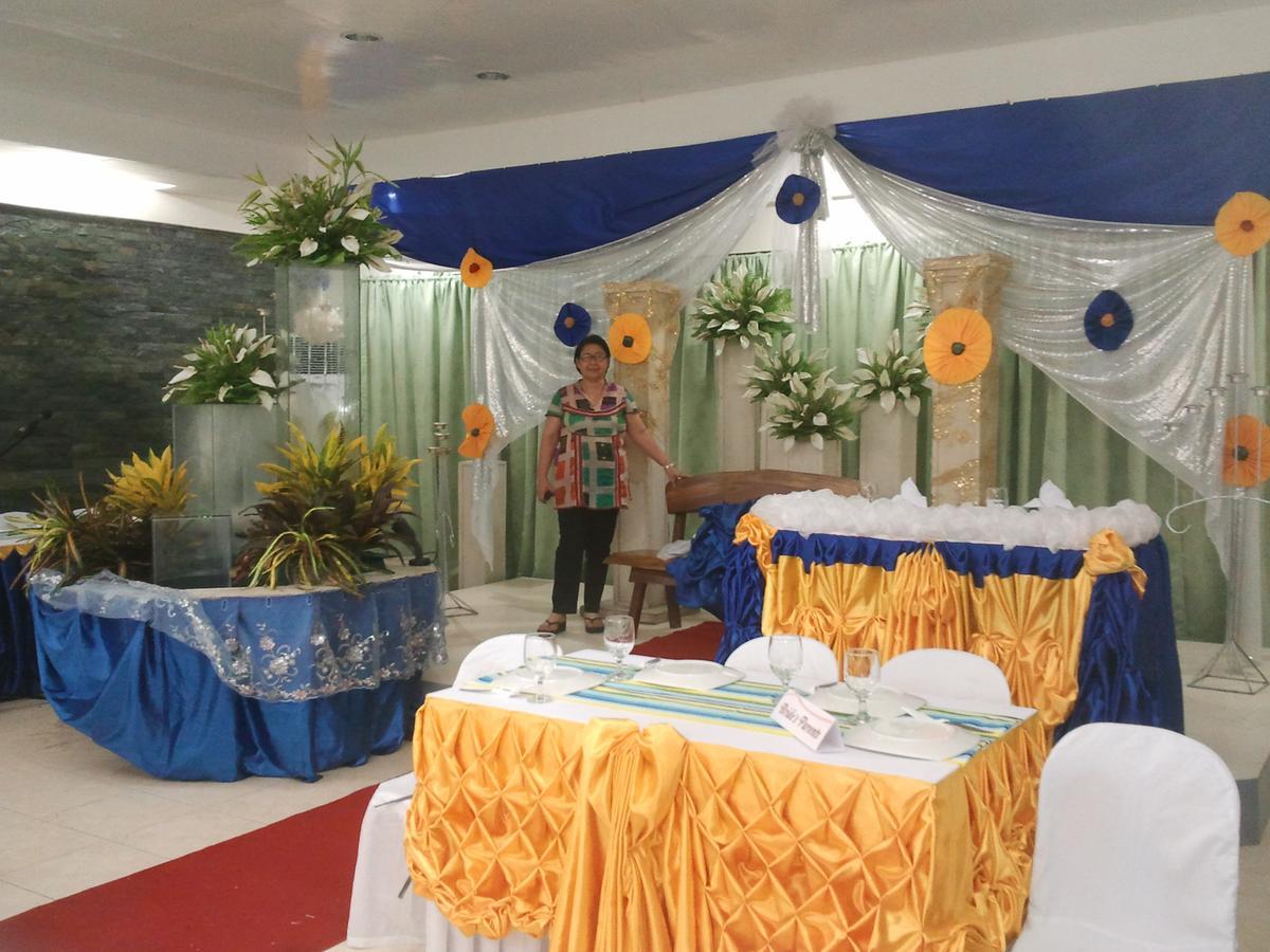 Gazebo Pools And Restaurant Hotel Cabadbaran Exterior foto