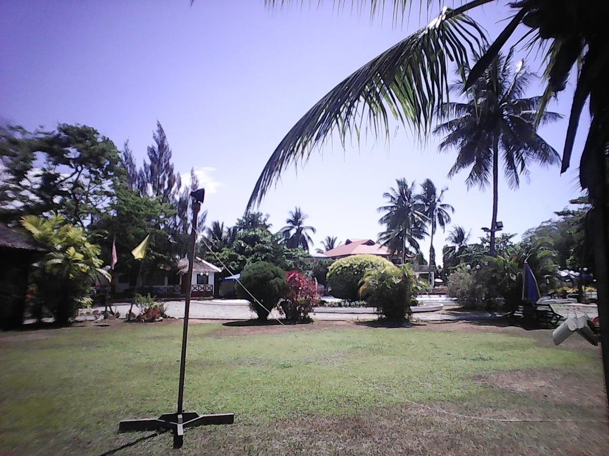 Gazebo Pools And Restaurant Hotel Cabadbaran Exterior foto